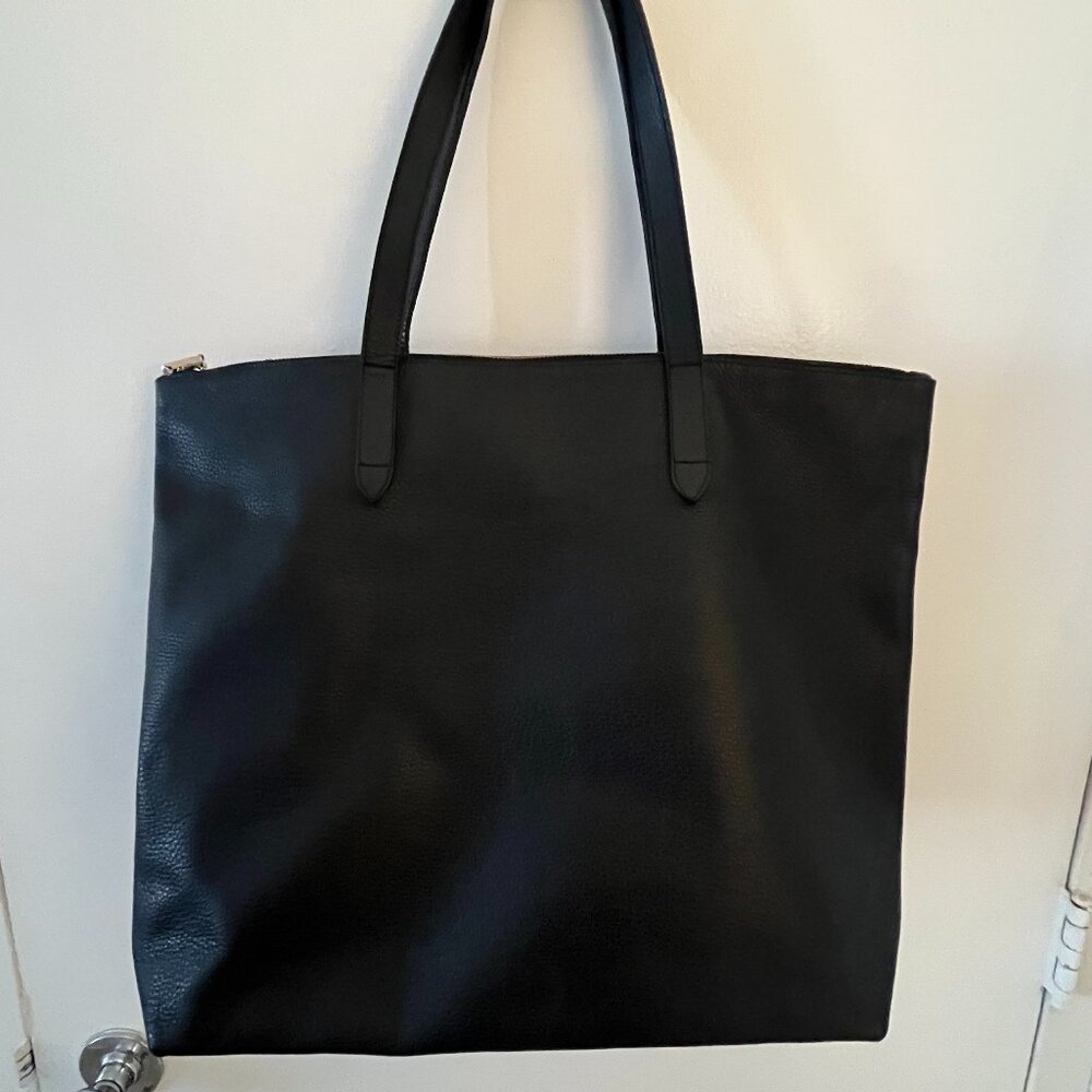 Cuyana Classic Leather Zipper Tote Bag with Included Organizer Insert - Black
